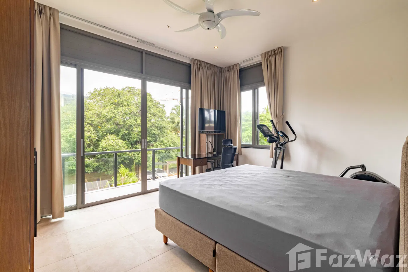 picture Stunning beachfront penthouse with a private pool and 3 bed - 33/35