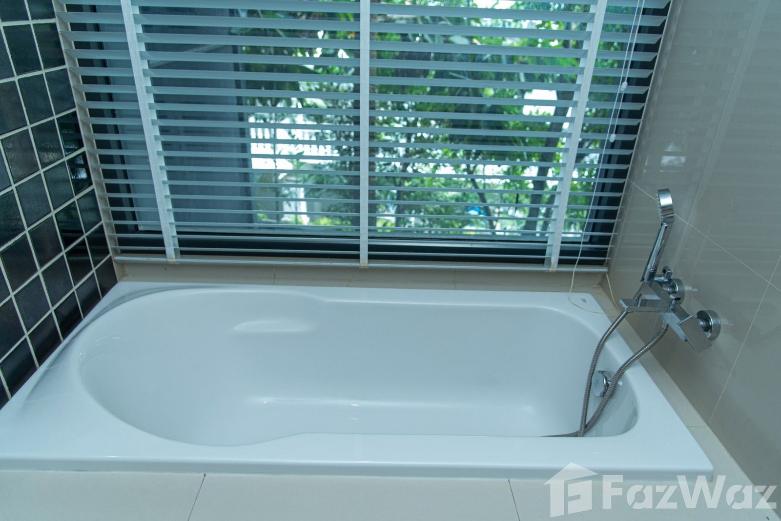 1 Bedroom condo for rent at The Deck Patong 1909669 - image 2