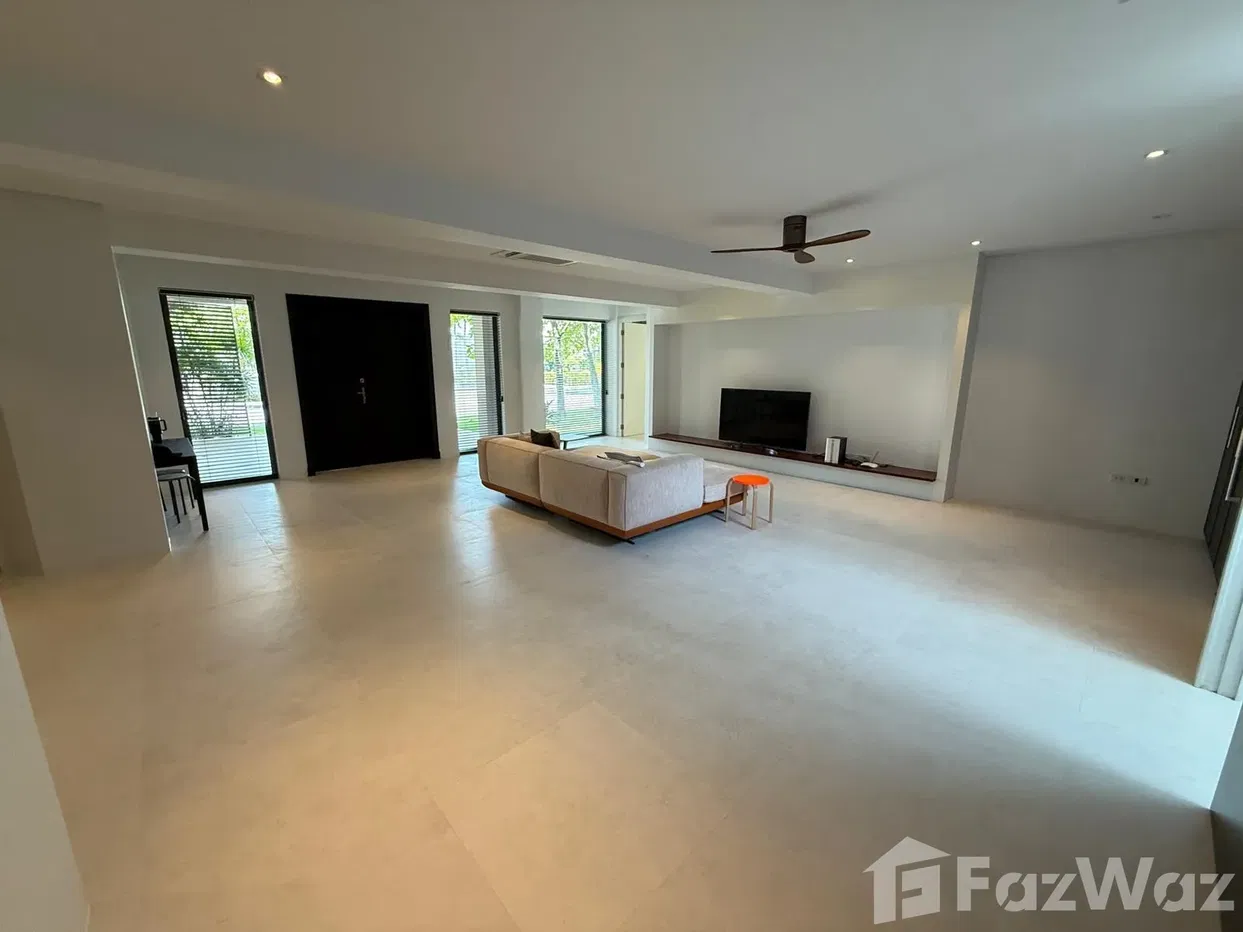 picture Exceptional 4-Storey Villa at Black Mountain Golf Resort - 50/83