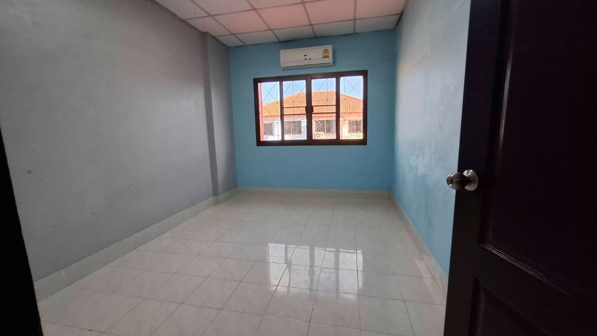 รูป บ้านว่างให้เช่า หลังมุม มี 4 ห้องนอน ใกล้ตลาดเจ้าพระยา ม.อุดมทรัพย์ บางกร่าง ซ.28  - รูปที่ 4/13