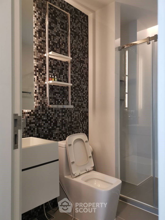 picture 1-BR Condo at The Room Sukhumvit 69 near BTS Phra Khanong (ID 1148211) - 8/9