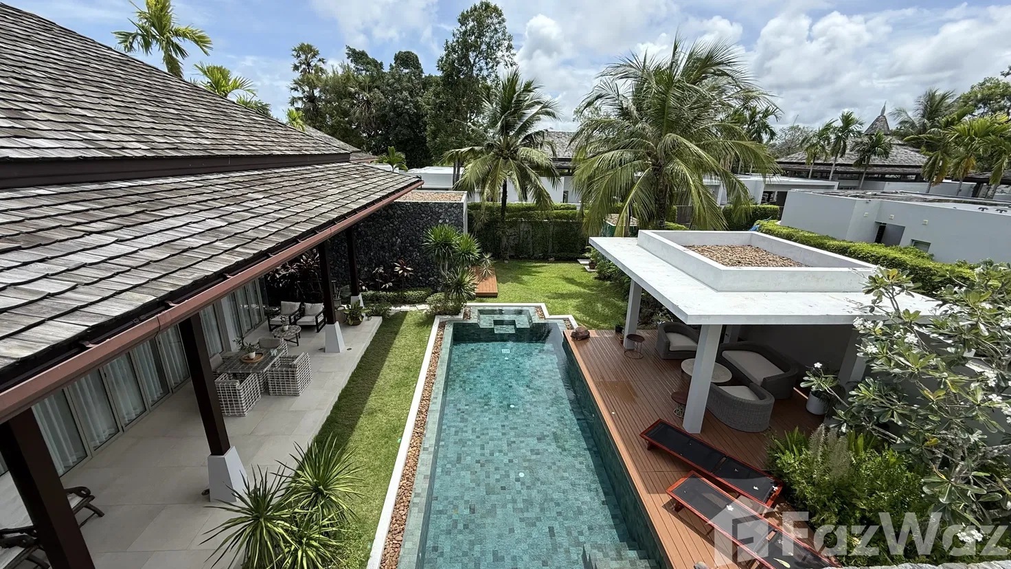 picture 4 Bedroom Villa - 33/43