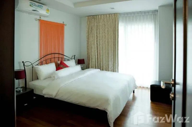 picture Foreign freehold Penthouse with 4 bedrooms in Patong beach - 13/26