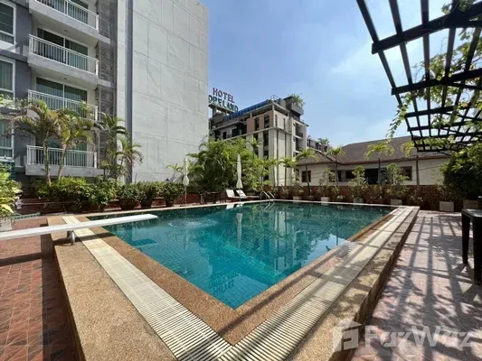 picture Sukhumvit condo near BTS Nana, city view, fully occupied. - 48/56