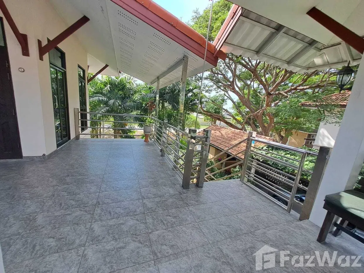 picture reduced! 4 Bedroom Villa at Royal Garden - 13/47