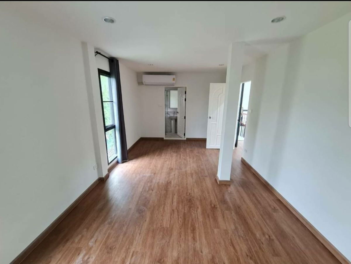 picture Home office available for rent at Chokchai 4. Company registration available. Call for an appointment. - 9/14