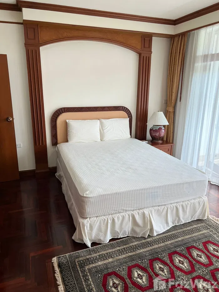 picture Golf-View 3 Bedroom Freehold Condo - 23/47