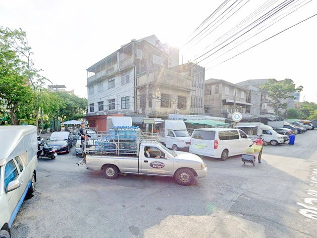 picture Newly renovated commercial building for rent 3 units Songwad Chakkrawat 119,999 baht per month Yaowa - 6/8
