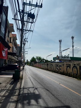 Commercial building for sale, 2 units (corner room)