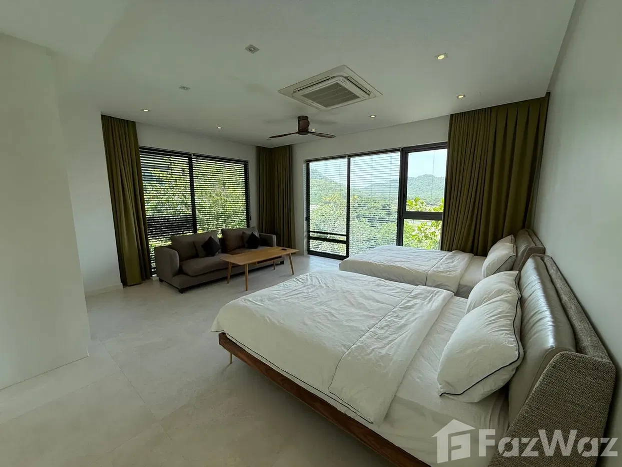 picture Exceptional 4-Storey Villa at Black Mountain Golf Resort - 24/83