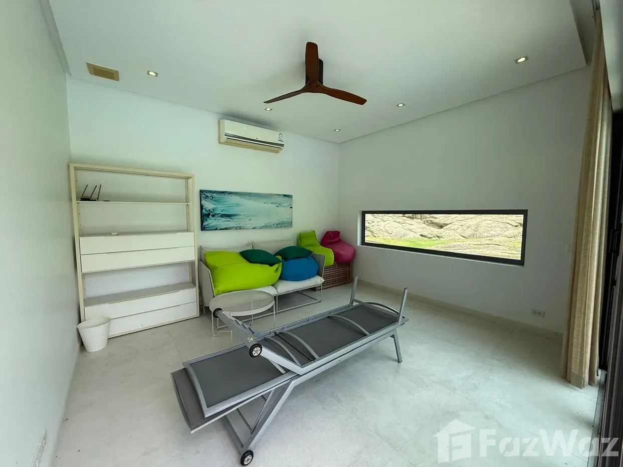 picture Exceptional 4-Storey Villa at Black Mountain Golf Resort - 15/83