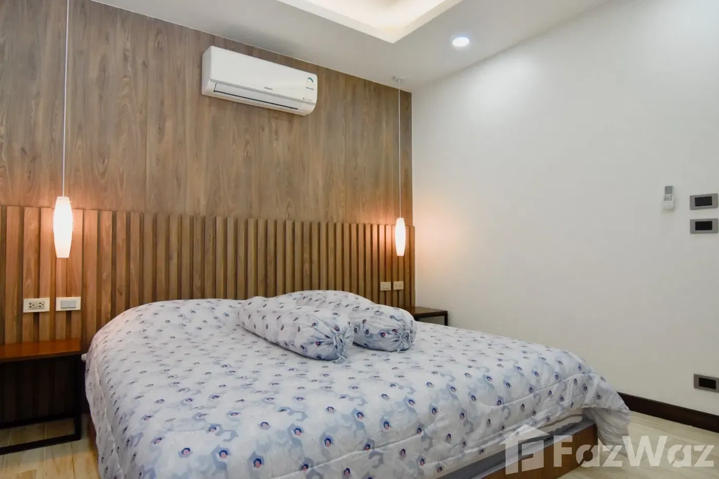 picture 2 Bedrooms Condo Freehold at Calypso Garden - 5/10