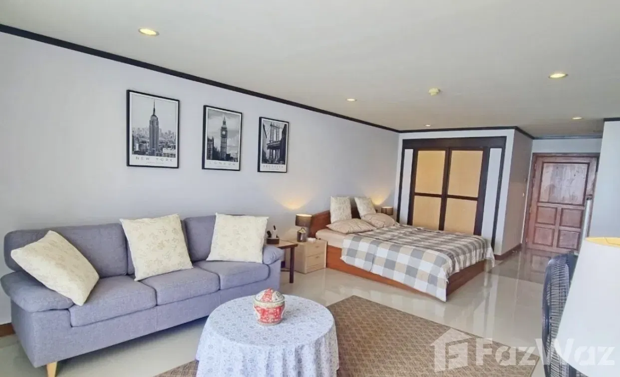 picture beautiful large studio unit with sunset - 3/5