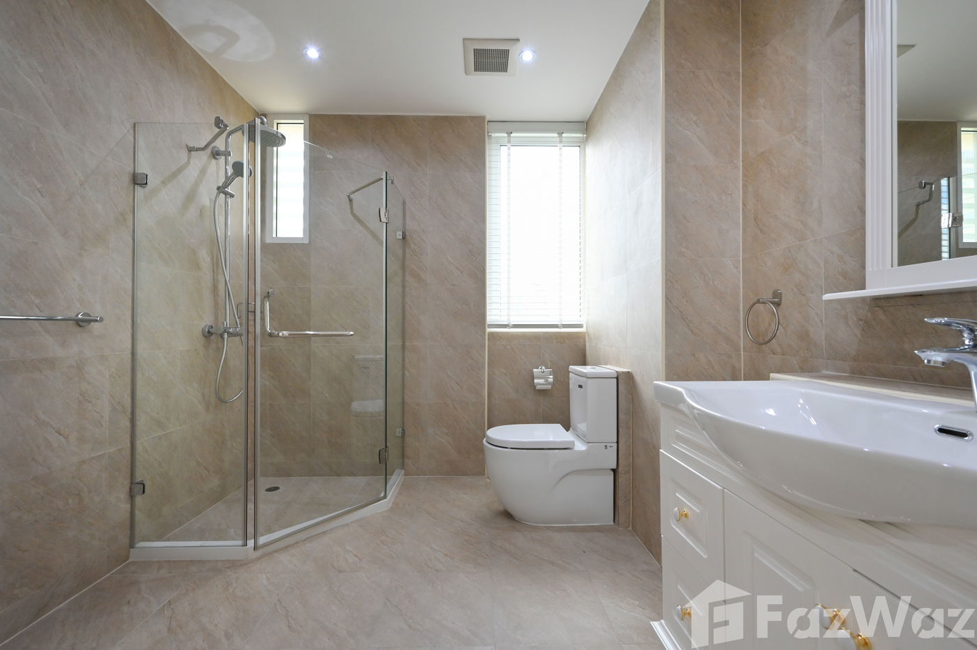 picture Sukhumvit 24 Luxury Condo with 1 unit per floor 4 Bed 5 Bath - 19/24