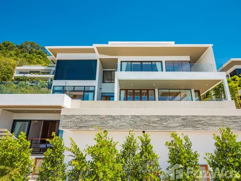 Luxurious 4 bedroom Seaview Villa