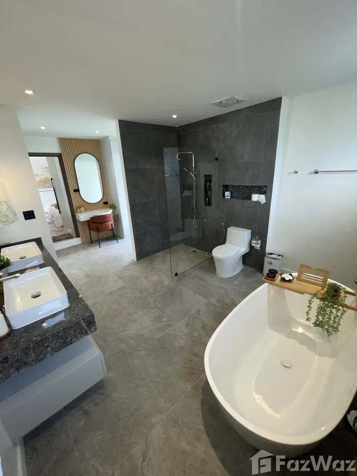 picture 5 bedrooms, 7 bathrooms 2.7 2.7 million - 11/26