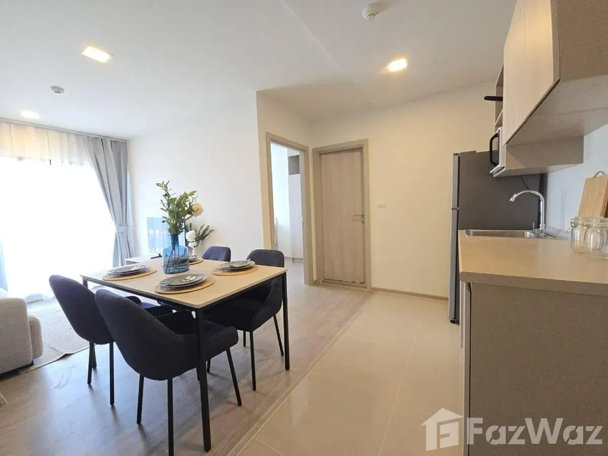 picture beautiful 2 bedrooms freehold with open view top floor - 5/8