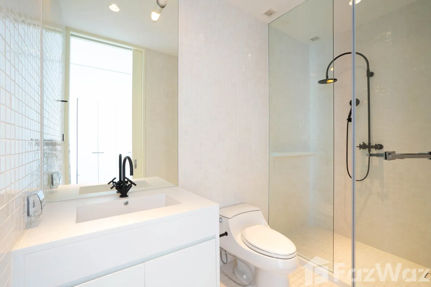 picture Amazing Pet Friendly Duplex For Sale - 19/35