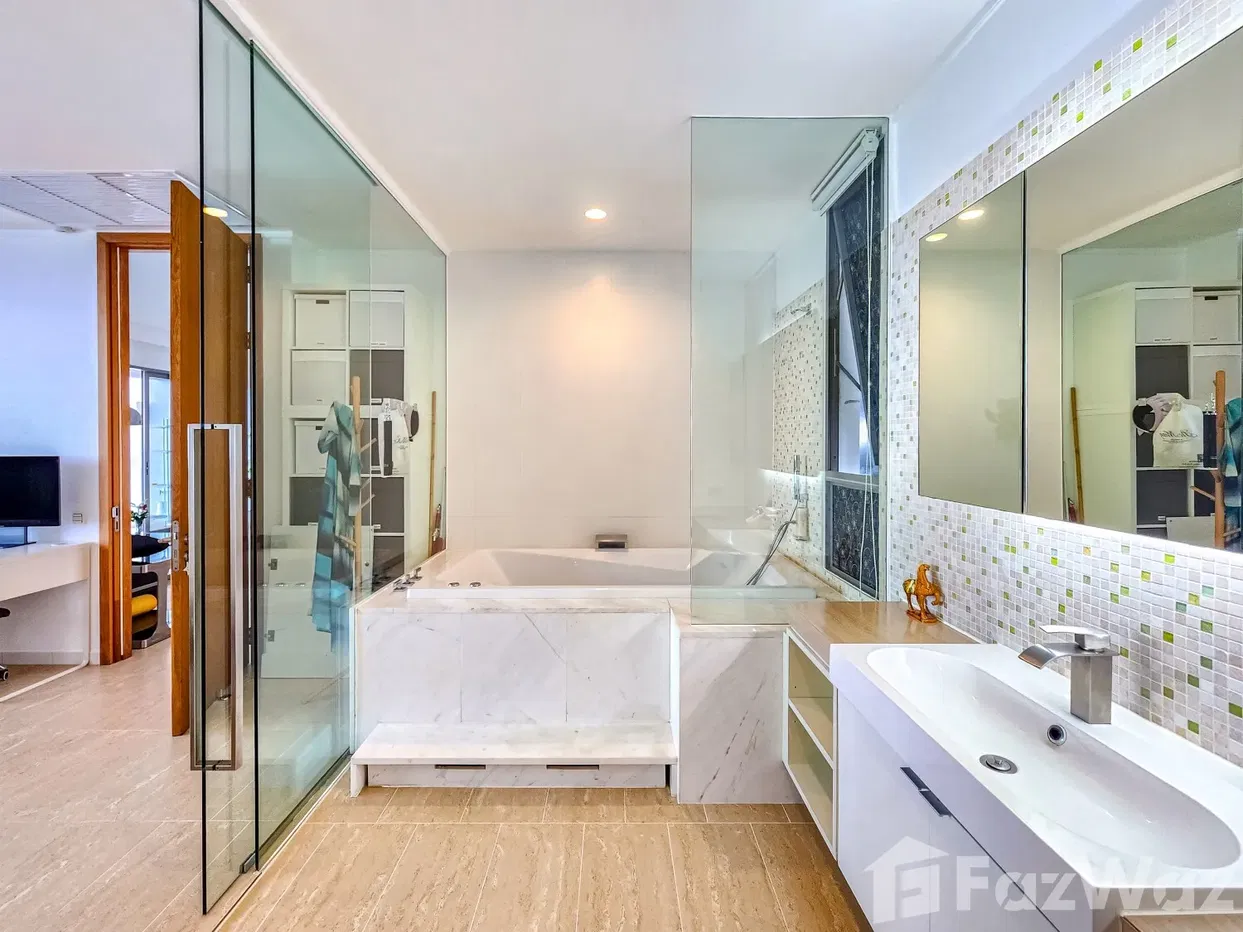 picture Luxurious 2 bed condo with stunning sea views at Northpoint - 11/18