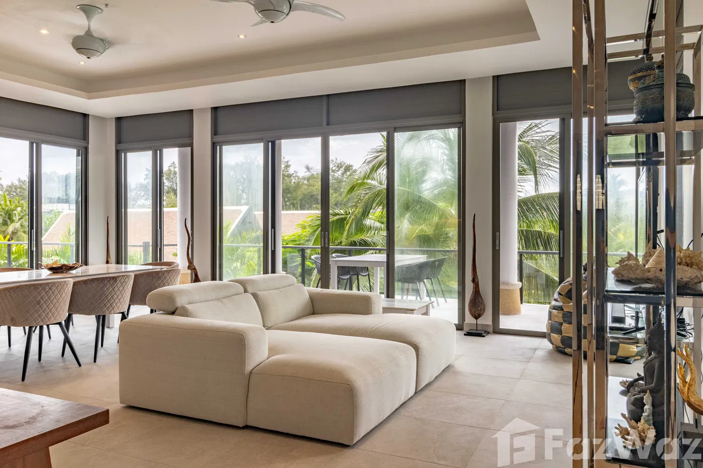 picture Stunning beachfront penthouse with a private pool and 3 bed - 17/35