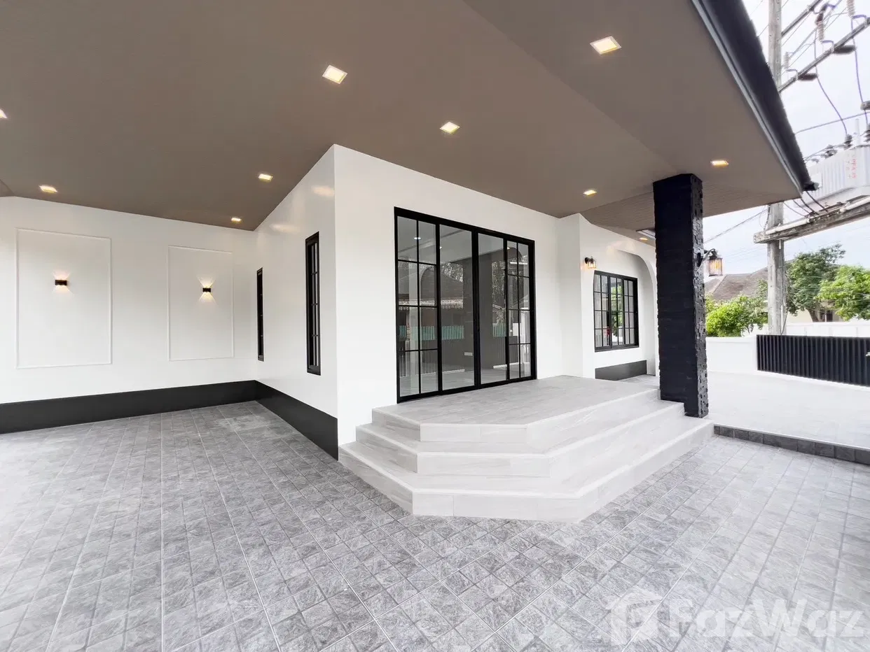 picture Detached 3-Bedroom Renovated Corner Unit in Neramit 3 - 3/16
