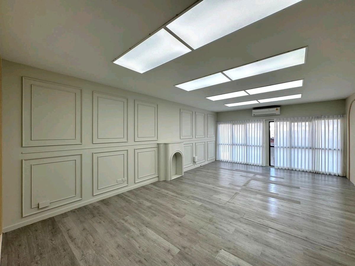 picture For Rent: 3-Storey Office Building / Home Office, Rama 9 Area, near The Nine Rama 9. - 6/15