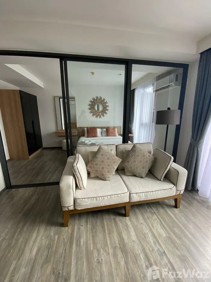 picture The Deck Patong Top floor - 2/10