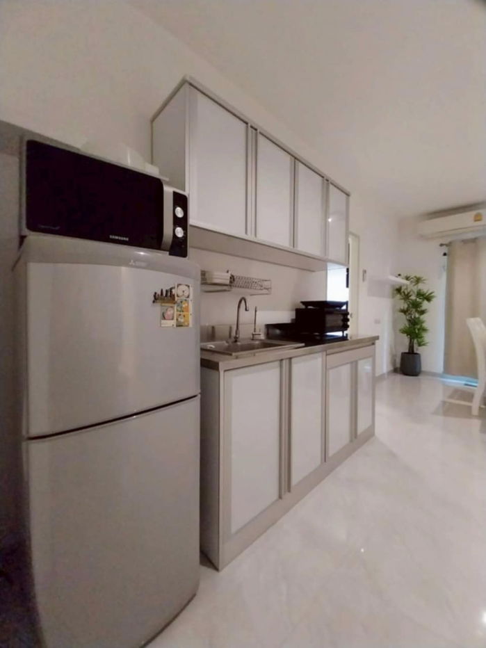 picture Perfect for investment & living. CBD Zone, low price, big room & big bed! - 2/11