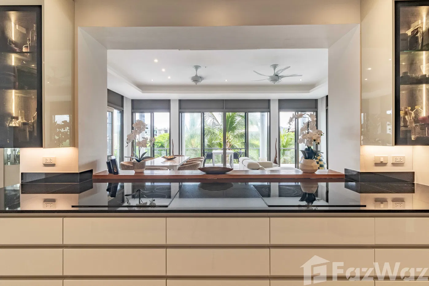 picture Stunning beachfront penthouse with a private pool and 3 bed - 21/35