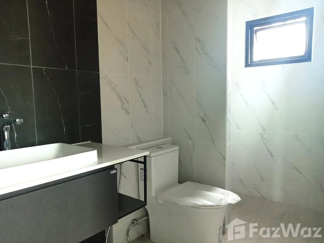 picture Luxurious 4-Bedroom Villa with Private Pool for Sale - 13/20