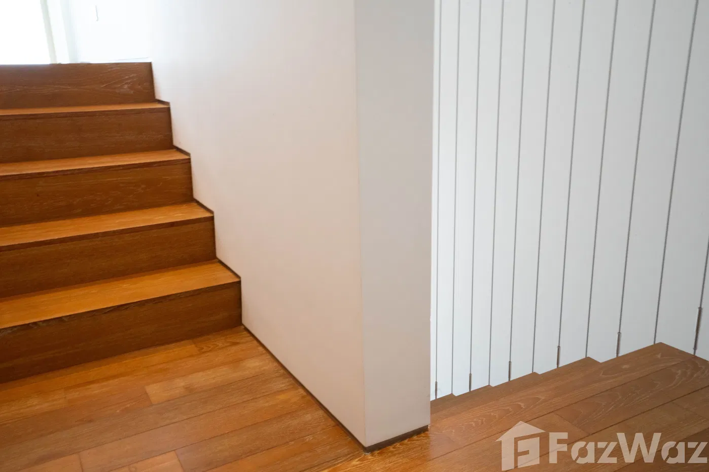 picture Amazing Pet Friendly Duplex For Sale - 26/35