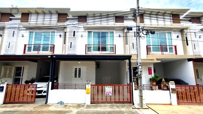 Townhouses for sale : Very affordable, 2-story, 3-bedroom townhouse for sale, ready to move in, in Idea House Village, Sanambinnam, Soi Nonthaburi 42 (Gant-288).