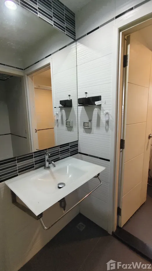 picture Centric Sea Pattaya: Your Oceanfront Oasis - 9/13