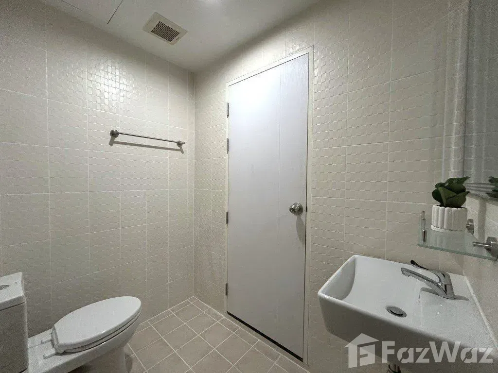 picture 1 bedroom condo at Zcape X2 - 15/22