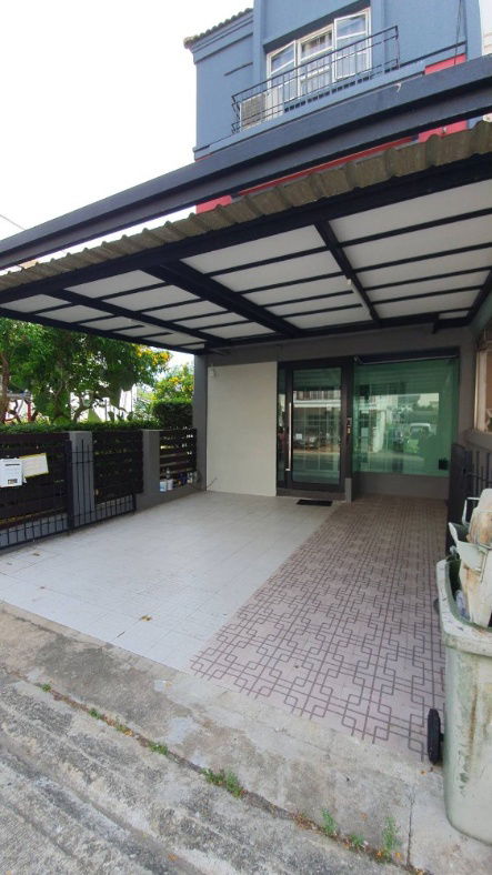 picture Home office, Soi Lat Phrao Wang Hin, suitable for living or office use. Interested? Call 063-384-4228 to make an appointment to view. - 3/14