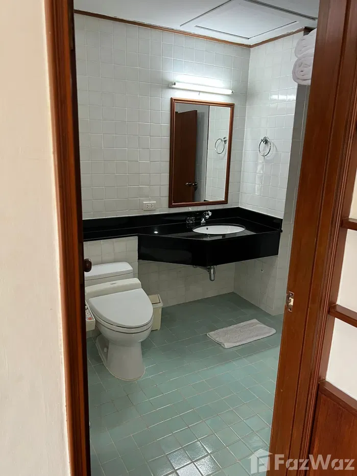 picture Golf-View 3 Bedroom Freehold Condo - 16/47