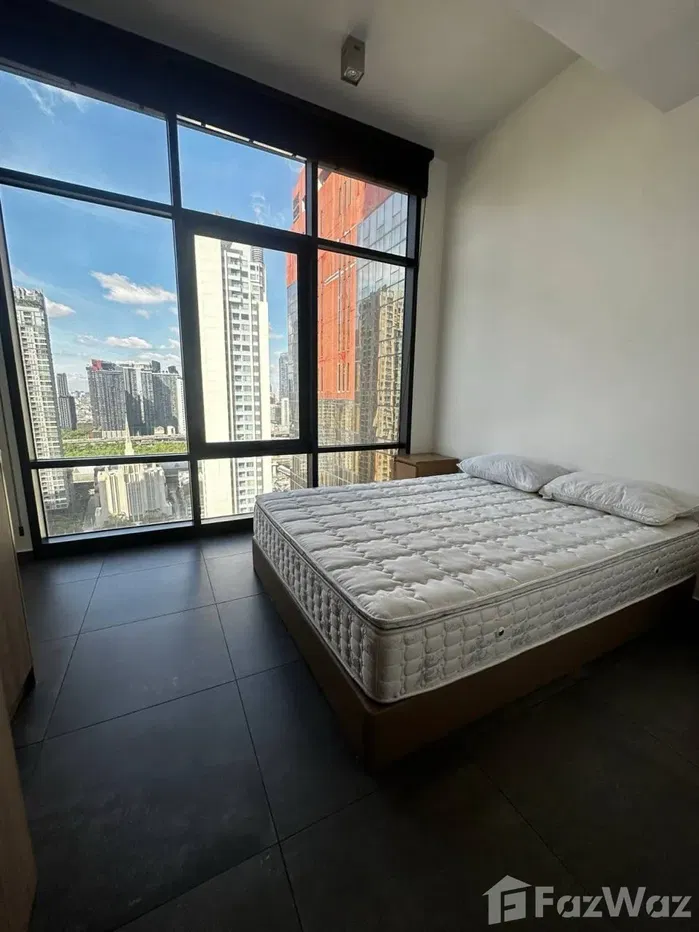 picture 2 bedroom corner unit and unblock view - 4/10