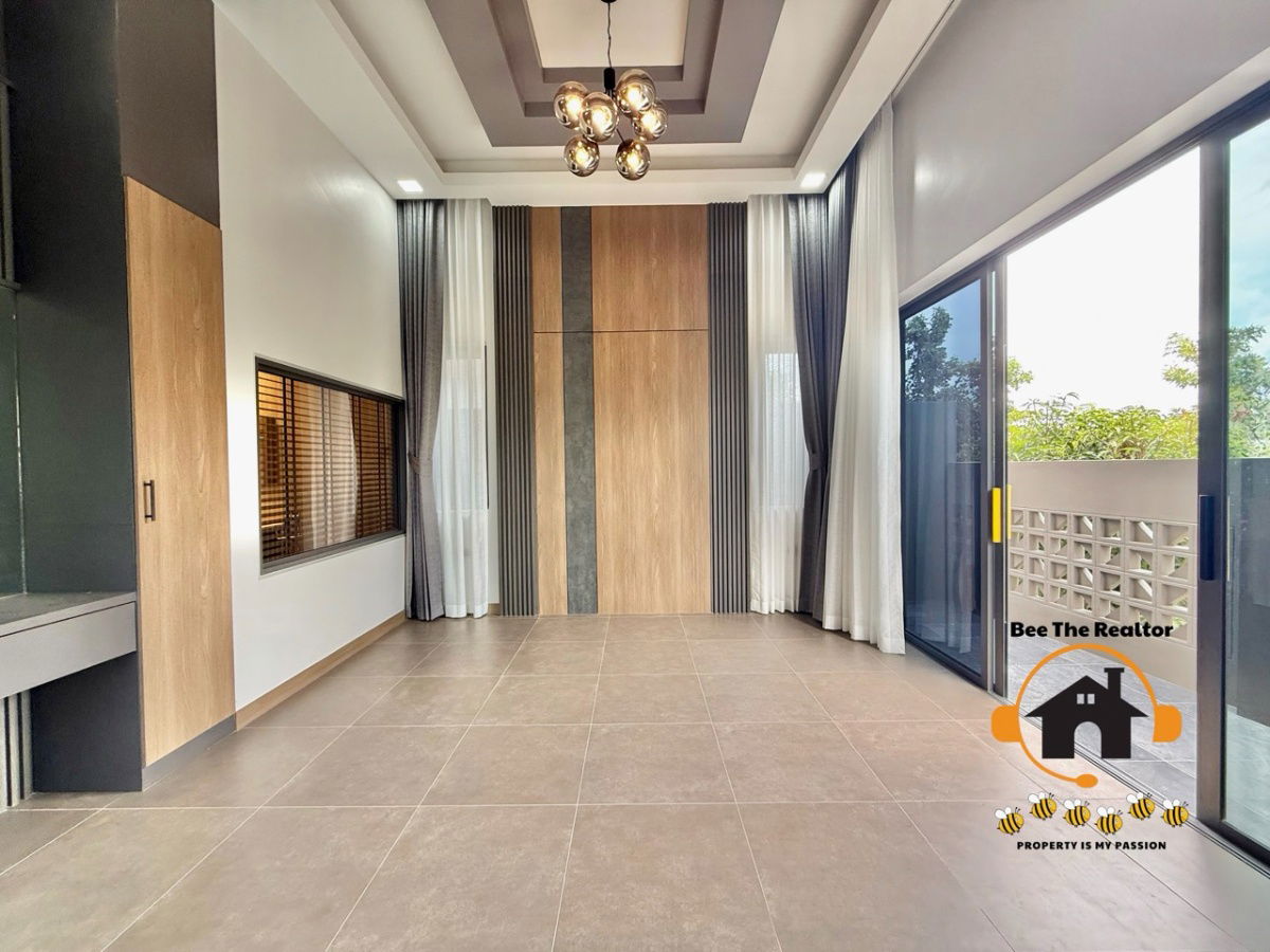 picture Luxury Pool Villa for Sale – Mabprachan Area - 19/29