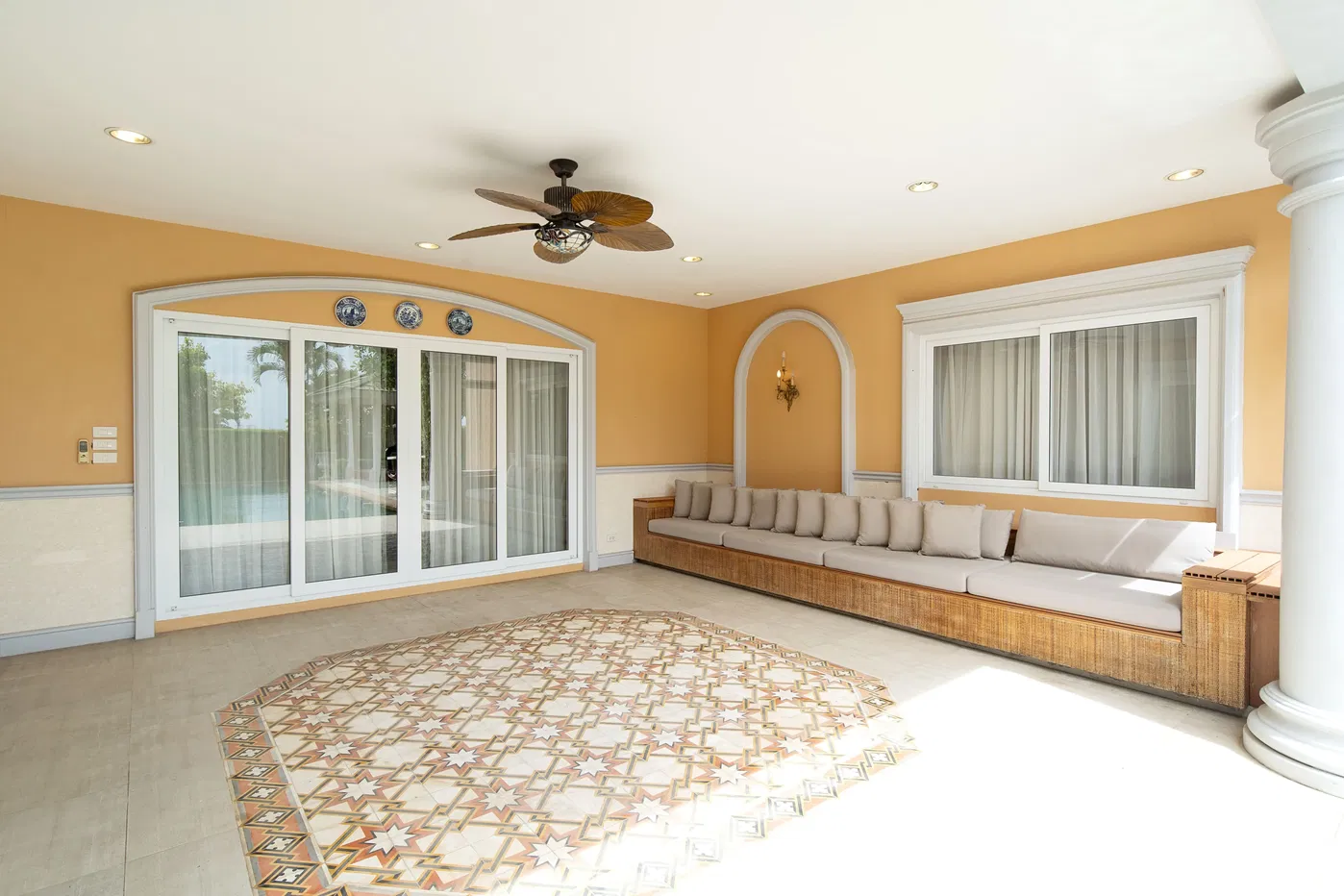 picture Luxury Vintage 3BR Villa with Pool, Garden & Bathtubs - 19/68