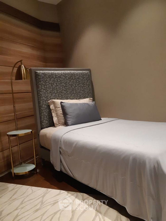 picture 3-BR Condo at Menam Residences in Wat Phraya Krai (ID 1817057) - 5/12