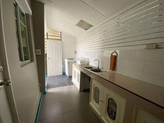 picture FOR RENT PASSORN PRESTIGE ONNUT / 3 bedrooms 3 bathrooms / 53 Sqw. 170 Sqm. **33,000** JUST 10 MINUTES FROM AIRPORTLINK BANTUBCHANG - 10/14
