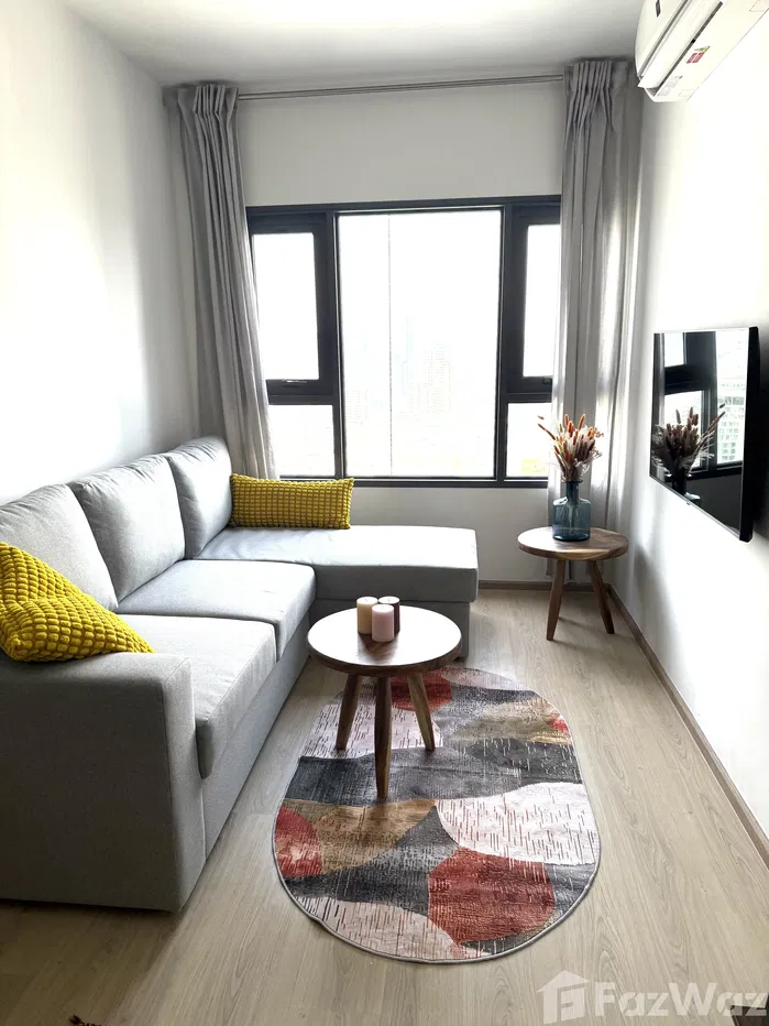 picture Exceptional co-working spaces, common areas , gym and pool - 3/8