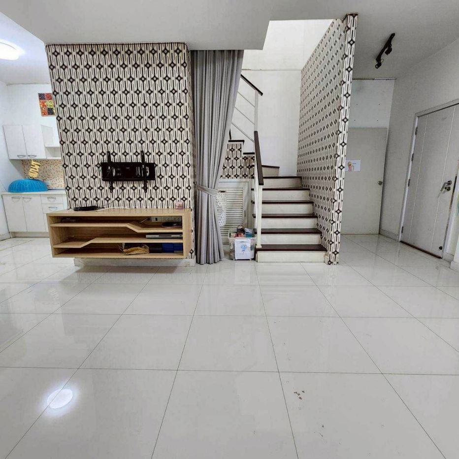 picture Townhouse for rent, 2 floors, The Connect Village 12a, King Kaew 37, front of house next to garden (N.1817) - 2/9