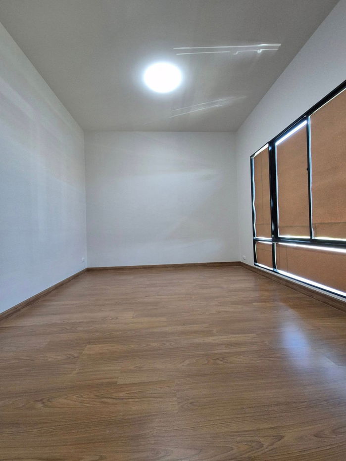 picture Urgent sale: Townhouse in Modi Villa Bangbuathong project at a special price of 2,390,000 baht. - 3/3