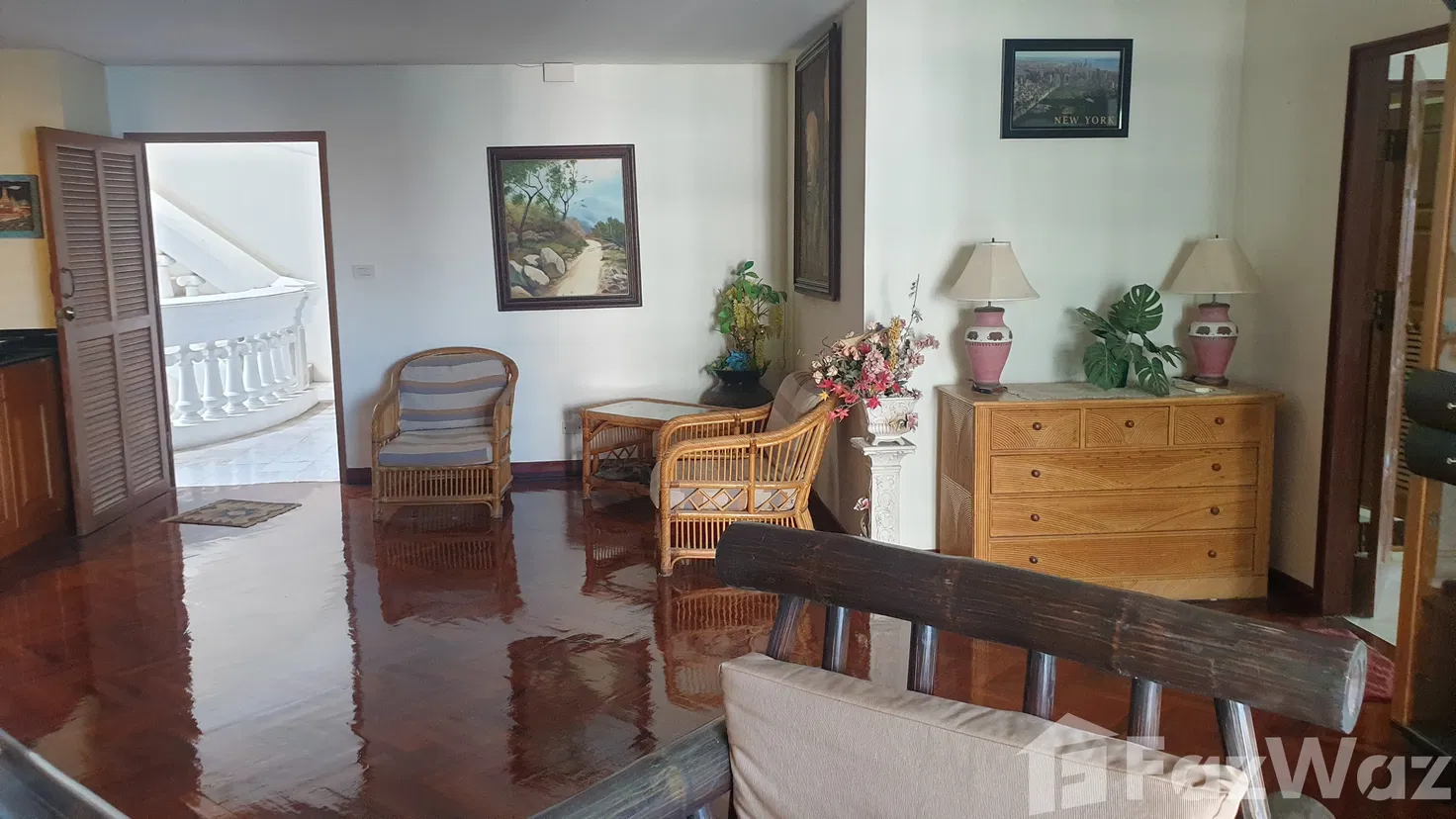 picture Spacious beachfront condo for sale - 5/12