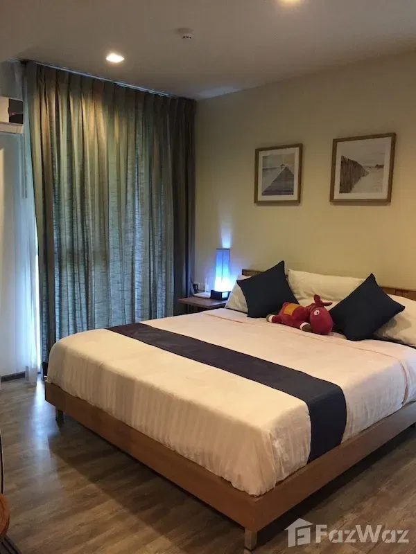 picture Foreign freehold1 bedroom condo for Sale at the Deck - 11/17