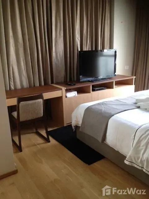 picture Luxurious Living in Aequa Sukhumvit 49 - Prime Bangkok Real Estate - 2/6