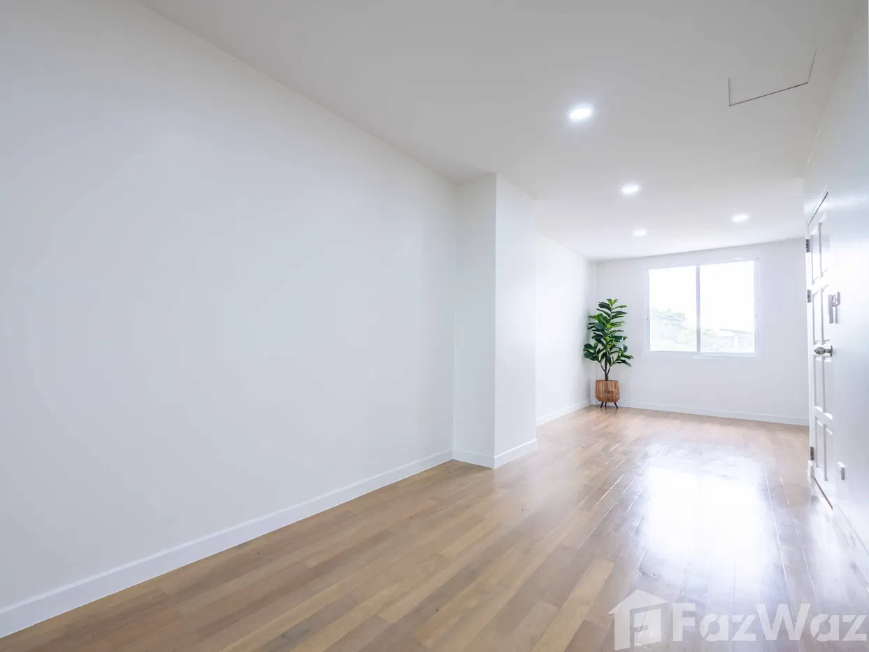 picture 3 Bedroom Townhouse for sale in Chalong, Phuket - 11/21