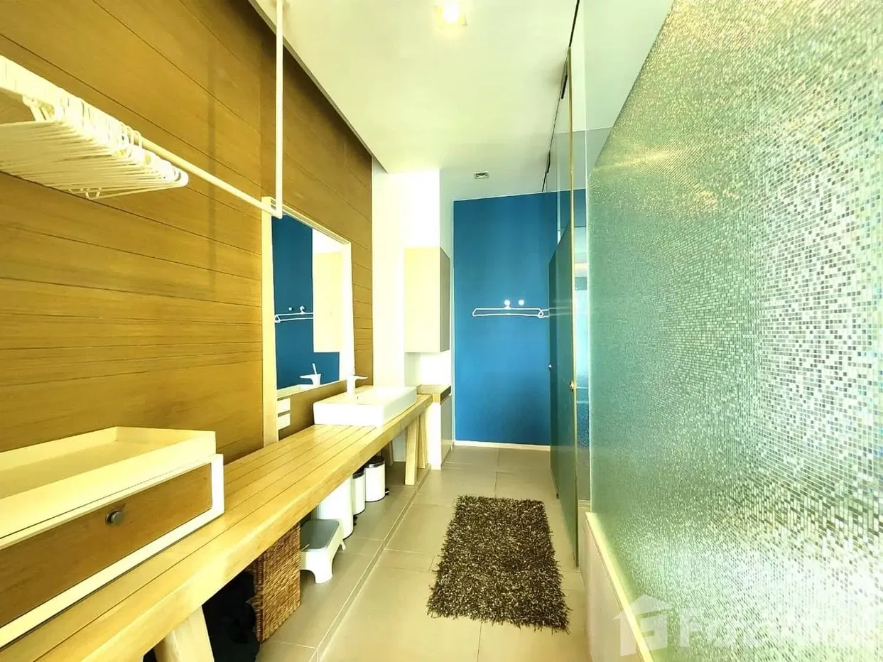 picture Beachfront Condo in Hua Hin at Ocas Condominium (HC284) - 13/26