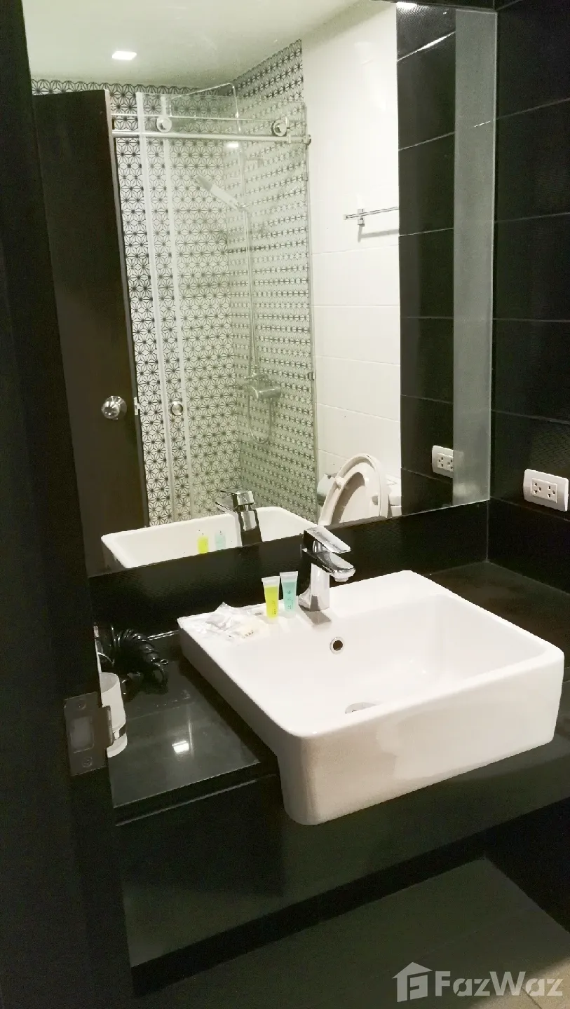 Welcome to Royal Lee The Terminal Phuket: 37.36 SqM of Limitless Potential! 149180 - image 3